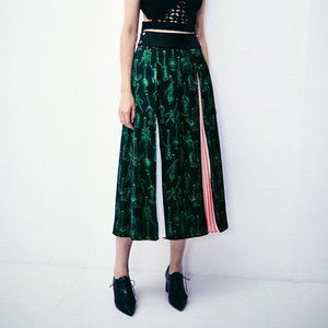 Double pleated midi skirt